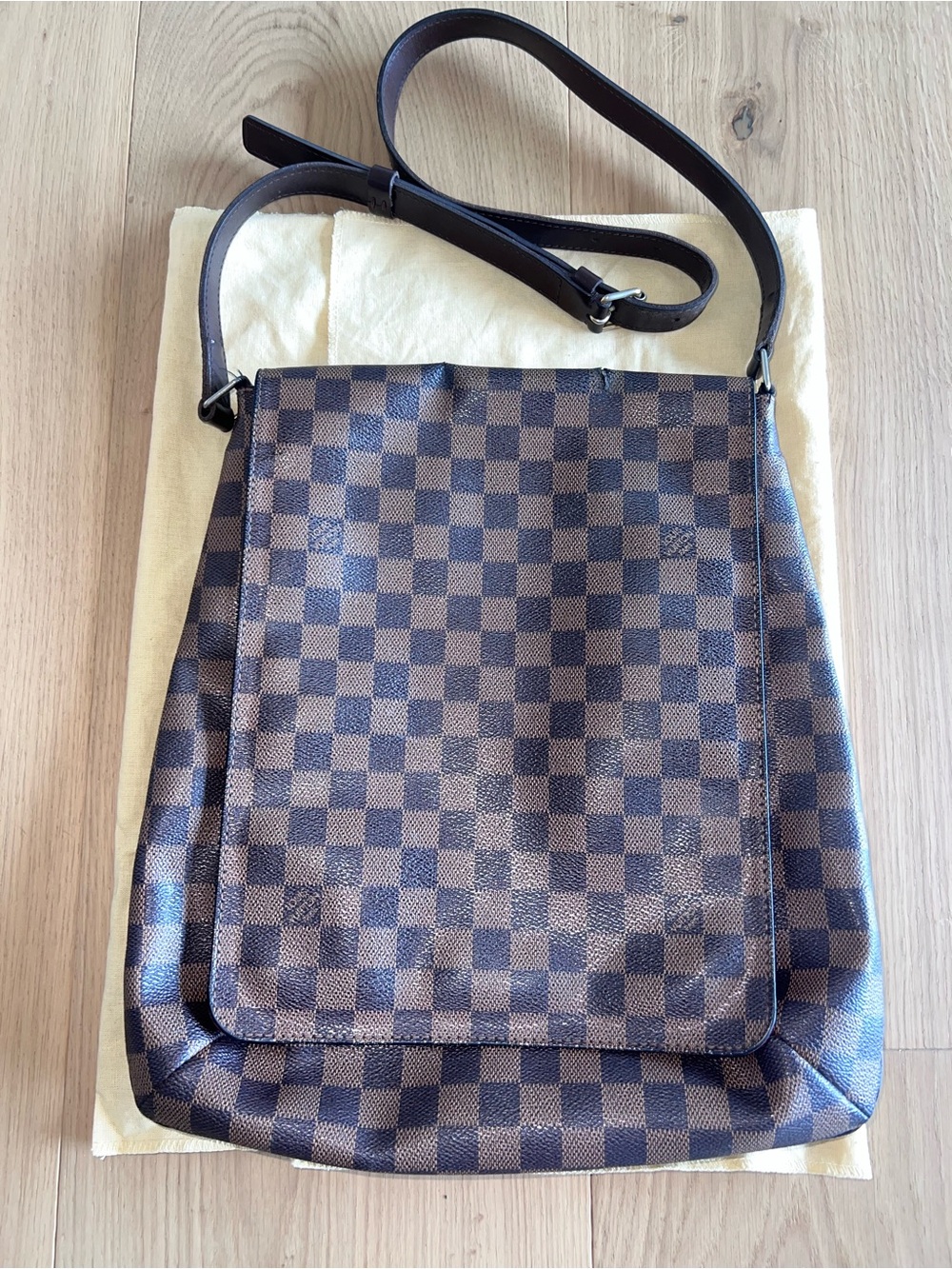 Louis Vuitton Damier Ebene Musette Salsa messenger bag